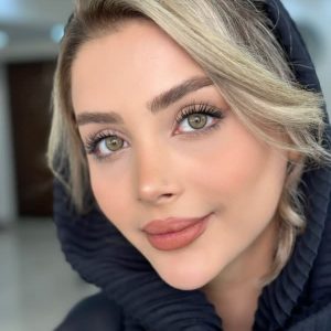 لنز سبز عسلی یونیک لیناریا