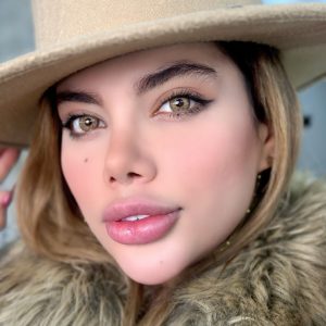 لنز عسلی یونیک فلامینگو