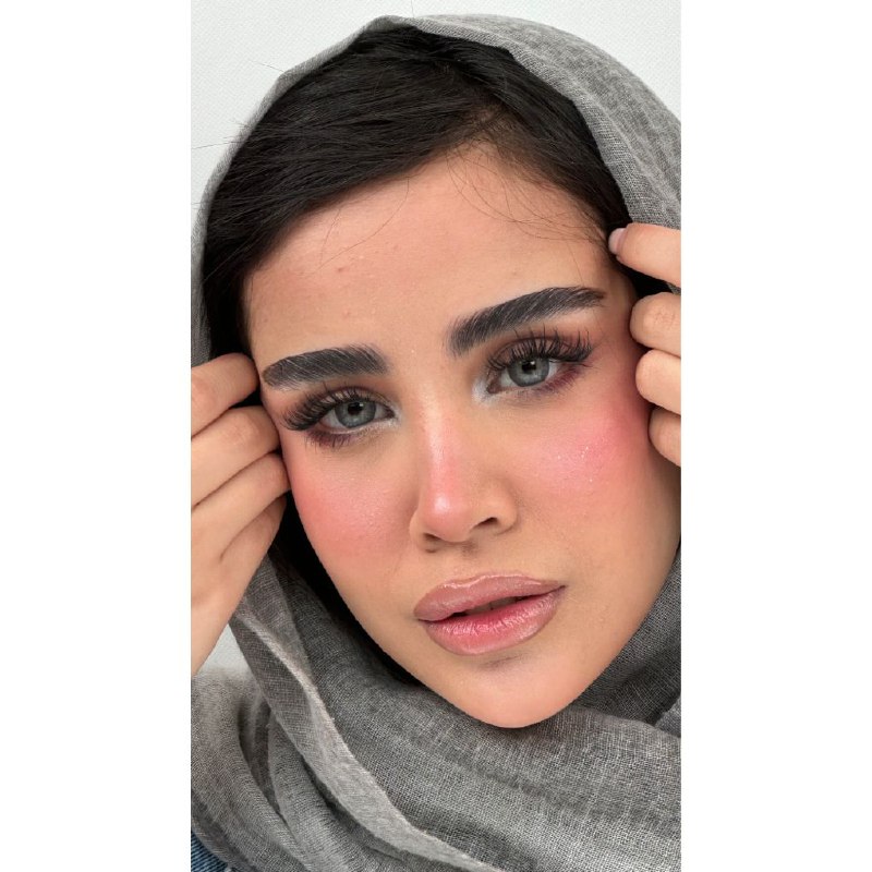 لنز جمستون مدل بیبی فیس Gemstone baby face طوسی رگه خورشیدی